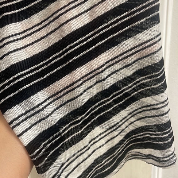 Woman's top - Picture 4 of 4